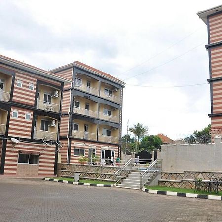 Innophine Hotel 790 Entebbe Dış mekan fotoğraf