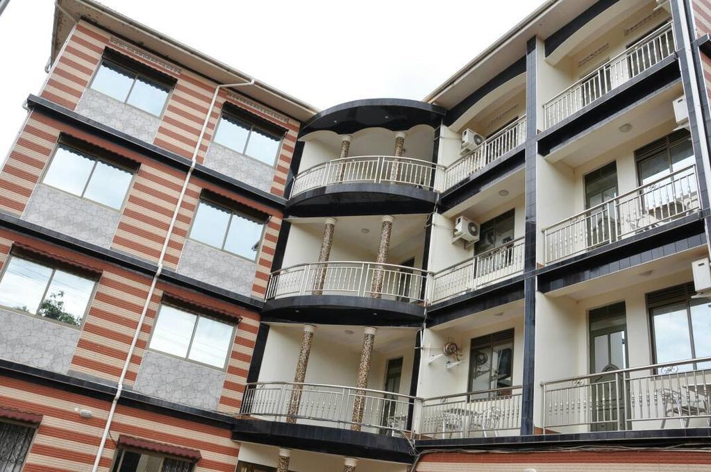 Innophine Hotel 790 Entebbe Dış mekan fotoğraf